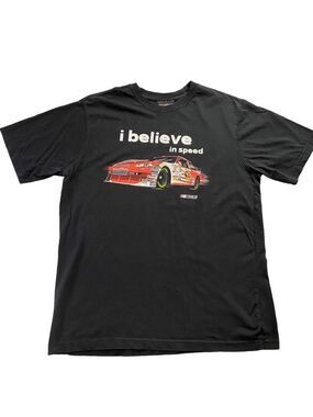 NASCAR black graphic t-shirt 100% cotton short sleeves race cars Large unisex